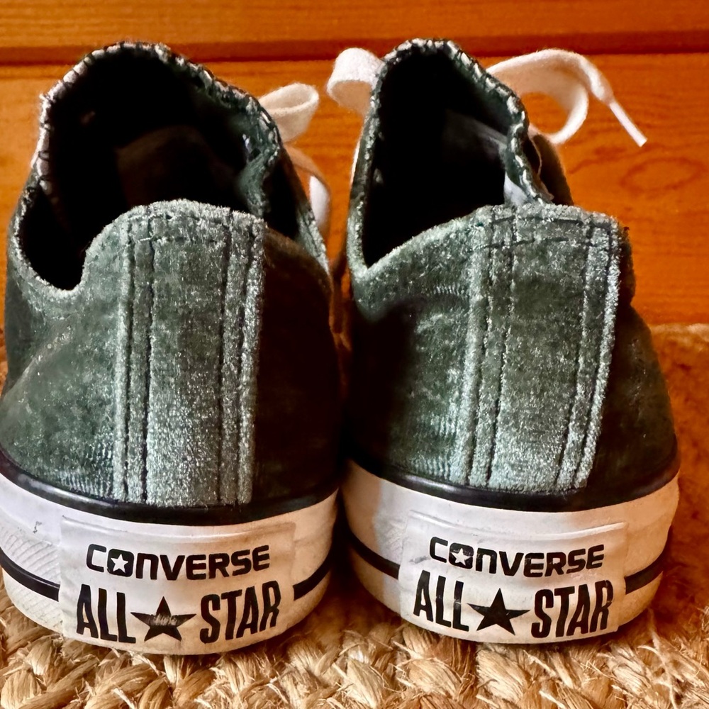 Converse Women's Sneakers in Green velvet and White Soles - Picture 7 of 9